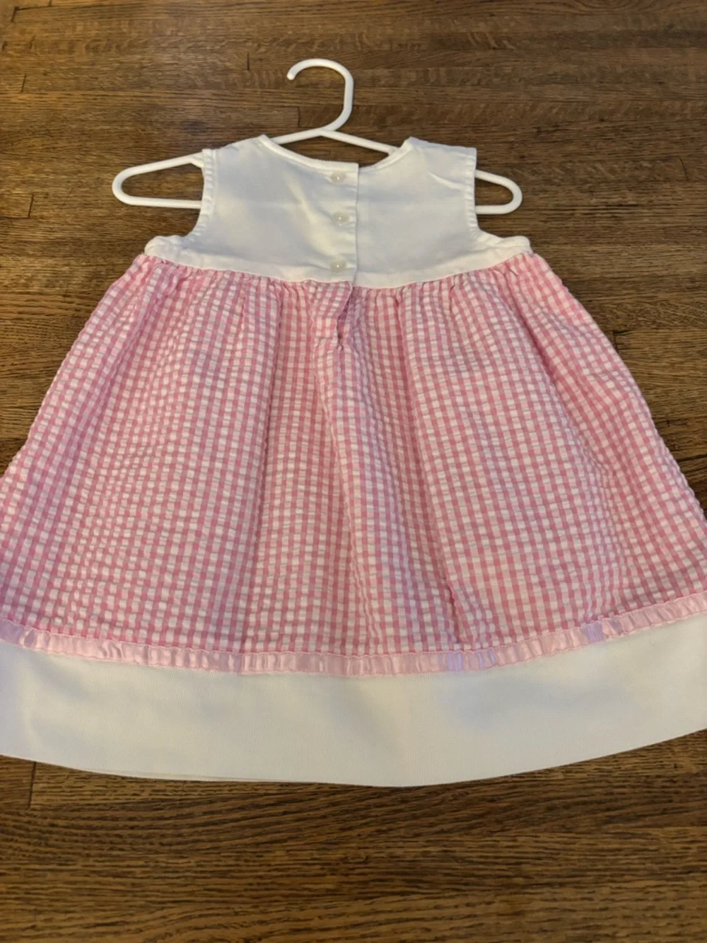 OshKosh Pink Gingham Dress & Youngland White Floral Embroidered Dress 18 & 24 M